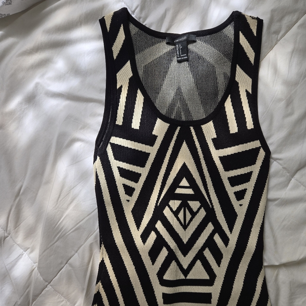 Bodycon art deco pattern knit mini dress